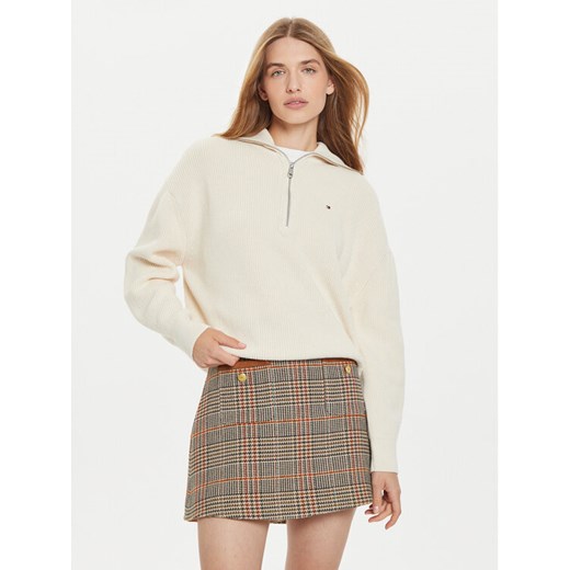 Tommy Hilfiger Sweter WW0WW42141 Écru Relaxed Fit ze sklepu MODIVO w kategorii Swetry damskie - zdjęcie 182708736