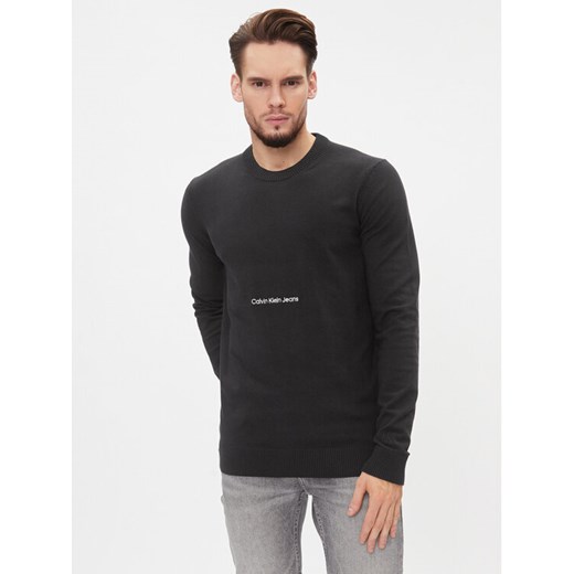 Calvin Klein Jeans Sweter J30J324328 Czarny Regular Fit ze sklepu MODIVO w kategorii Swetry męskie - zdjęcie 182708787