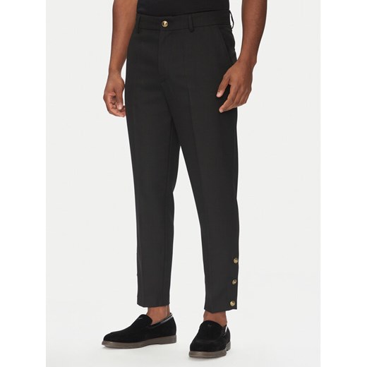 Versace Jeans Couture Chinosy 78GAA115 Czarny Loose Fit ze sklepu MODIVO w kategorii Spodnie męskie - zdjęcie 182709659