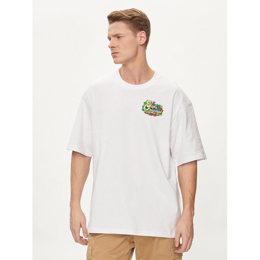 Vans T-Shirt Pray For Waves Loose Ss VN000JK3 Biały Regular Fit ze sklepu MODIVO w kategorii T-shirty męskie - zdjęcie 182709778