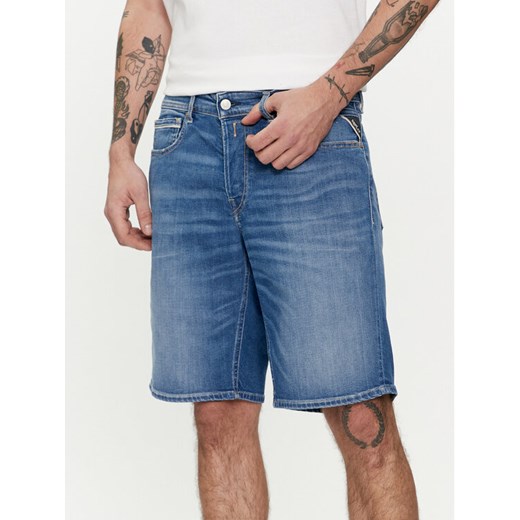 Replay Szorty jeansowe M1072 .000.573 Niebieski Regular Fit ze sklepu MODIVO w kategorii Spodenki męskie - zdjęcie 182710048