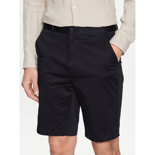 Calvin Klein Szorty materiałowe K10K111787 Czarny Regular Fit ze sklepu MODIVO w kategorii Spodenki męskie - zdjęcie 182710146