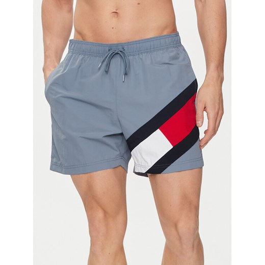 Tommy Hilfiger Szorty kąpielowe UM0UM02048 Niebieski Slim Fit ze sklepu MODIVO w kategorii Kąpielówki - zdjęcie 182710229