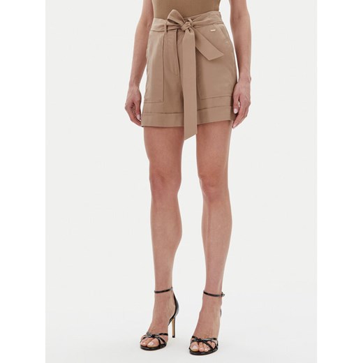 Guess Szorty materiałowe W5GD1R WG4C2 Beżowy Relaxed Fit ze sklepu MODIVO w kategorii Szorty - zdjęcie 182710866