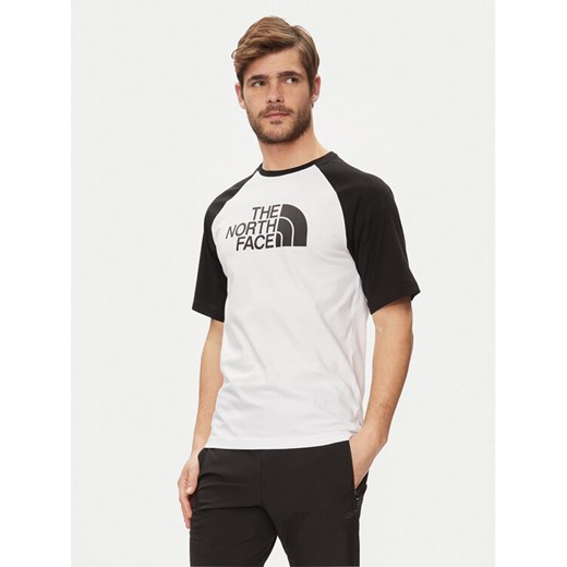 The North Face T-Shirt Easy NF0A87N7 Biały Regular Fit ze sklepu MODIVO w kategorii T-shirty męskie - zdjęcie 182711305