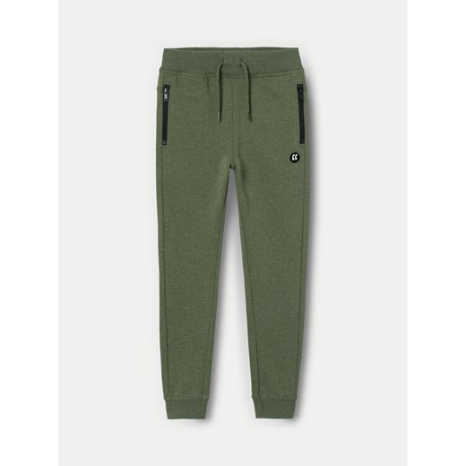 NAME IT Spodnie dresowe 13220322 Zielony Regular Fit ze sklepu MODIVO w kategorii Spodnie chłopięce - zdjęcie 182711648