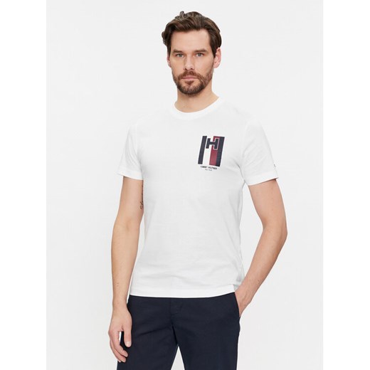 Tommy Hilfiger T-Shirt Emblem MW0MW33687 Biały Slim Fit ze sklepu MODIVO w kategorii T-shirty męskie - zdjęcie 182712175