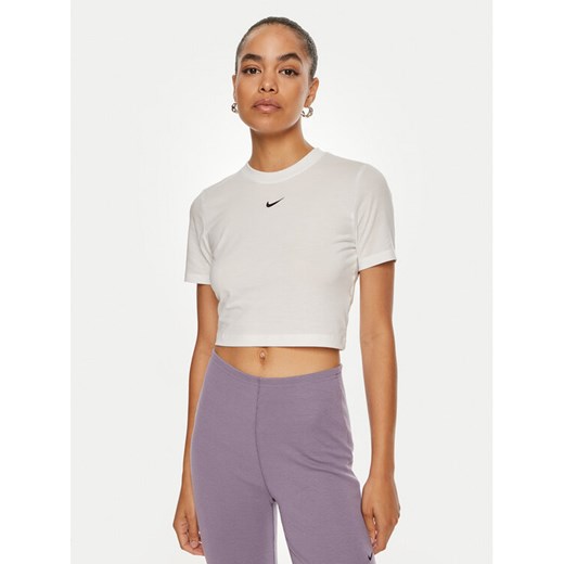 Nike T-Shirt FB2873 Biały Regular Fit ze sklepu MODIVO w kategorii Bluzki damskie - zdjęcie 182712547