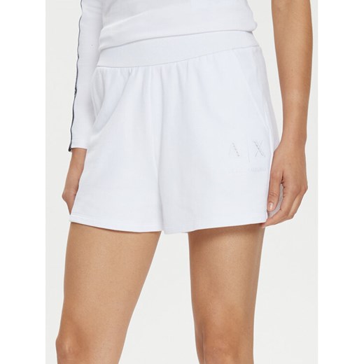 Armani Exchange Szorty sportowe 3DYS71 YJFDZ 1000 Biały Regular Fit ze sklepu MODIVO w kategorii Szorty - zdjęcie 182713407