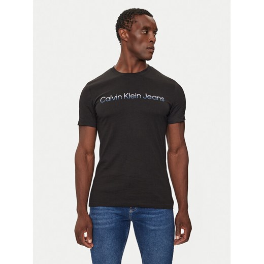 Calvin Klein Jeans T-Shirt Two Tone Institutional J30J325676 Czarny Regular Fit ze sklepu MODIVO w kategorii T-shirty męskie - zdjęcie 182713465