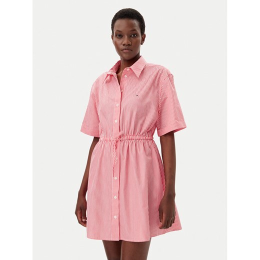 Tommy Jeans Sukienka koszulowa DW0DW20617 Różowy Regular Fit ze sklepu MODIVO w kategorii Sukienki - zdjęcie 182713635