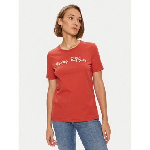 Tommy Hilfiger T-Shirt Script WW0WW42589 Czerwony Regular Fit ze sklepu MODIVO w kategorii Bluzki damskie - zdjęcie 182713957