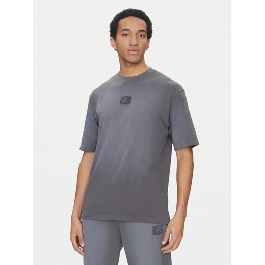 Nike T-Shirt FZ1914 Szary Regular Fit ze sklepu MODIVO w kategorii T-shirty męskie - zdjęcie 182715365