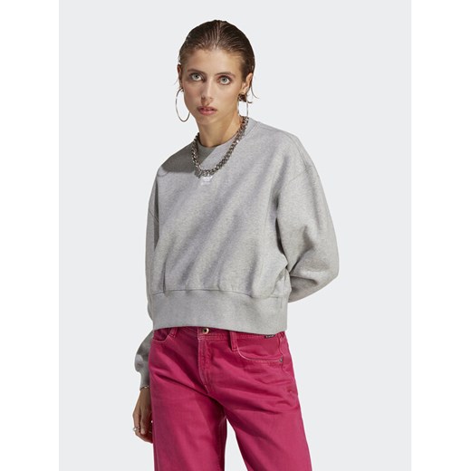 adidas Bluza adicolor Essentials IA6499 Szary Relaxed Fit ze sklepu MODIVO w kategorii Bluzy damskie - zdjęcie 182716615