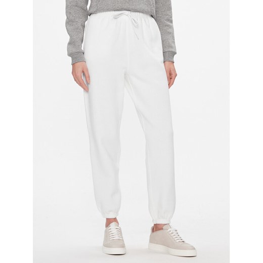 Polo Ralph Lauren Spodnie dresowe Prl Flc Pnt 211943009001 Biały Regular Fit ze sklepu MODIVO w kategorii Spodnie damskie - zdjęcie 182718389
