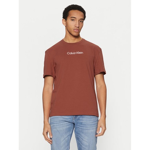 Calvin Klein T-Shirt Hero K10K111346 Czerwony Regular Fit ze sklepu MODIVO w kategorii T-shirty męskie - zdjęcie 182718509