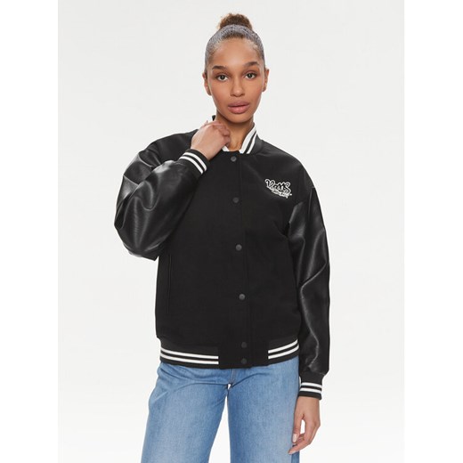 Vans Kurtka bomber Varsity Club Bomber VN000GJR Czarny Regular Fit ze sklepu MODIVO w kategorii Kurtki damskie - zdjęcie 182718965