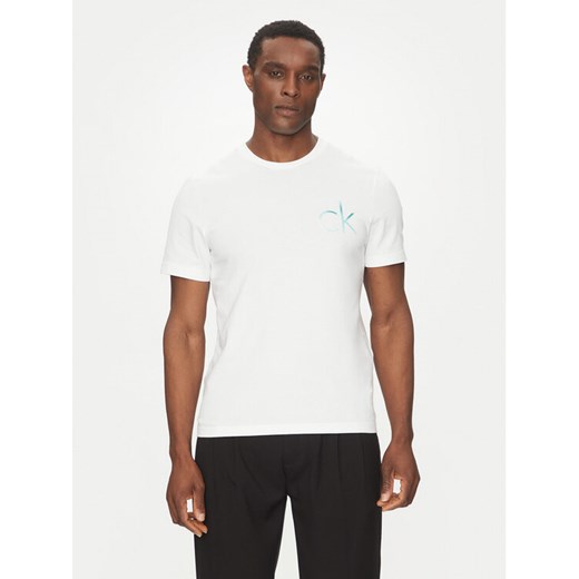 Calvin Klein T-Shirt Chest Logo K10K114146 Biały Regular Fit ze sklepu MODIVO w kategorii T-shirty męskie - zdjęcie 182720069