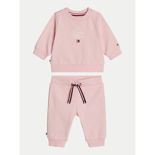 Tommy Hilfiger Dres Essential KN0KN01939 Różowy Regular Fit ze sklepu MODIVO w kategorii Komplety niemowlęce - zdjęcie 182720125