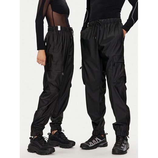 Rains Spodnie przeciwdeszczowe Cargo Rain Pants Regular W3 18850 Czarny Regular Fit ze sklepu MODIVO w kategorii Spodnie damskie - zdjęcie 182720549