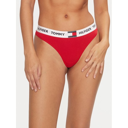 Tommy Hilfiger Stringi UW0UW05616 Czerwony ze sklepu MODIVO w kategorii Majtki damskie - zdjęcie 182721346