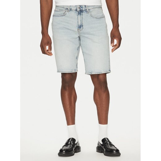 Calvin Klein Jeans Szorty jeansowe J30J327185 Niebieski Regular Fit ze sklepu MODIVO w kategorii Spodenki męskie - zdjęcie 182721905