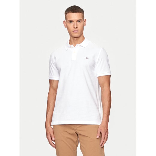 Gant Polo Shield 2220 Biały Slim Fit ze sklepu MODIVO w kategorii T-shirty męskie - zdjęcie 182722256