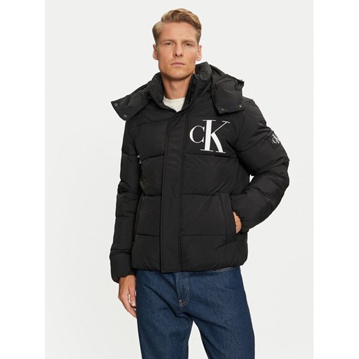 Calvin Klein Jeans Kurtka zimowa J30J326104 Czarny Regular Fit ze sklepu MODIVO w kategorii Kurtki męskie - zdjęcie 182722375