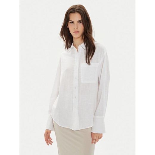 Gina Tricot Koszula 22624 Biały Loose Fit ze sklepu MODIVO w kategorii Koszule damskie - zdjęcie 182722525