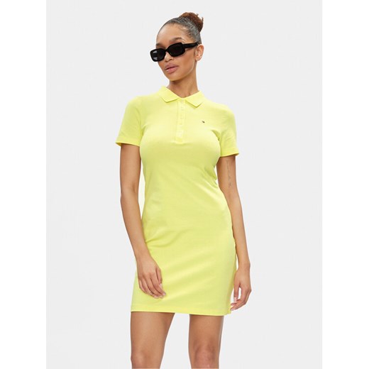 Tommy Hilfiger Sukienka codzienna 1985 WW0WW37853 Żółty Slim Fit ze sklepu MODIVO w kategorii Sukienki - zdjęcie 182724969