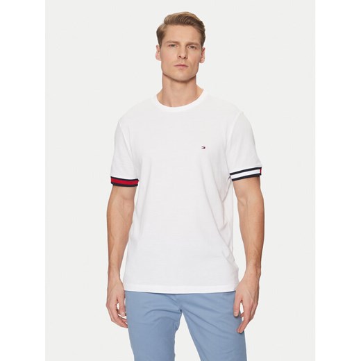 Tommy Hilfiger T-Shirt Global Stripe MW0MW38078 Biały Regular Fit ze sklepu MODIVO w kategorii T-shirty męskie - zdjęcie 182726087