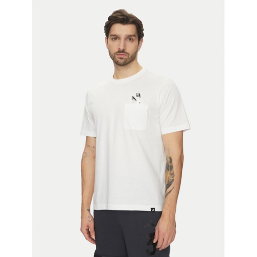adidas T-Shirt Lounge Slides Graphic Pocket JC5282 Biały Regular Fit ze sklepu MODIVO w kategorii T-shirty męskie - zdjęcie 182726326