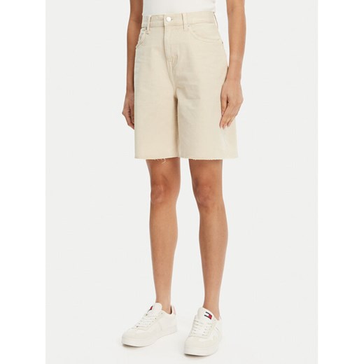 Tommy Jeans Bermudy DW0DW21646 Beżowy Regular Fit ze sklepu MODIVO w kategorii Szorty - zdjęcie 182727557