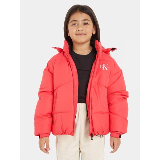 Calvin Klein Jeans Kurtka zimowa IG0IG02056 Różowy Regular Fit ze sklepu MODIVO w kategorii Kurtki dziewczęce - zdjęcie 182727789