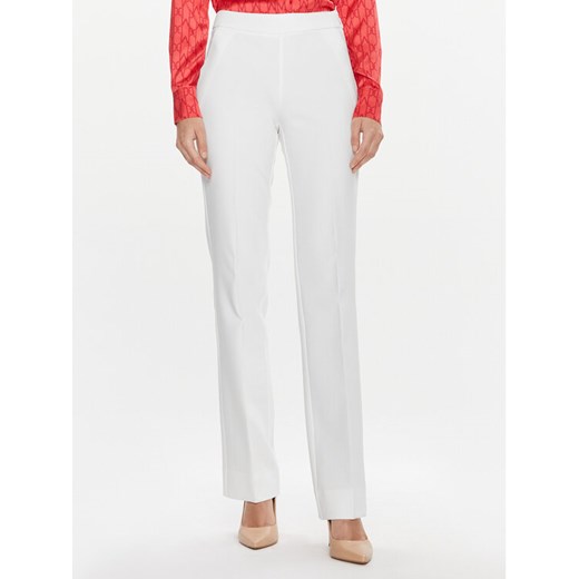 Marciano Guess Spodnie materiałowe Sally 3BGB29 7046A Biały Straight Fit ze sklepu MODIVO w kategorii Spodnie damskie - zdjęcie 182727827