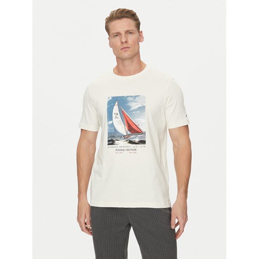 Tommy Hilfiger T-Shirt Color Photo Print MW0MW38615 Beżowy Regular Fit ze sklepu MODIVO w kategorii T-shirty męskie - zdjęcie 182727895