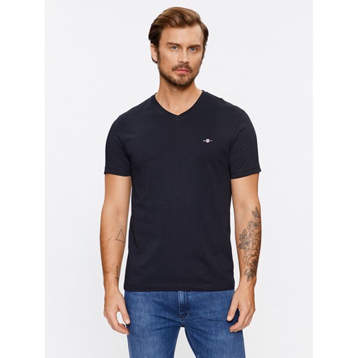 Gant T-Shirt Shield 2003186 Czarny Slim Fit ze sklepu MODIVO w kategorii T-shirty męskie - zdjęcie 182728417