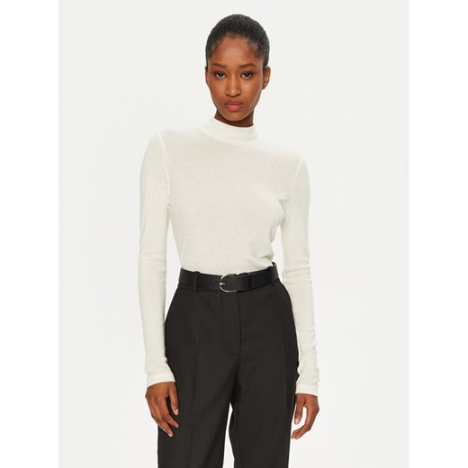Calvin Klein Golf K20K208047 Écru Slim Fit ze sklepu MODIVO w kategorii Swetry damskie - zdjęcie 182728759