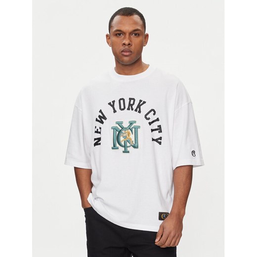 Champion T-Shirt 220003 Biały Boxy Fit ze sklepu MODIVO w kategorii T-shirty męskie - zdjęcie 182729735