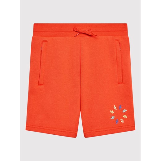 adidas Szorty sportowe adicolor HE6834 Czerwony Regular Fit ze sklepu MODIVO w kategorii Spodenki chłopięce - zdjęcie 182729918