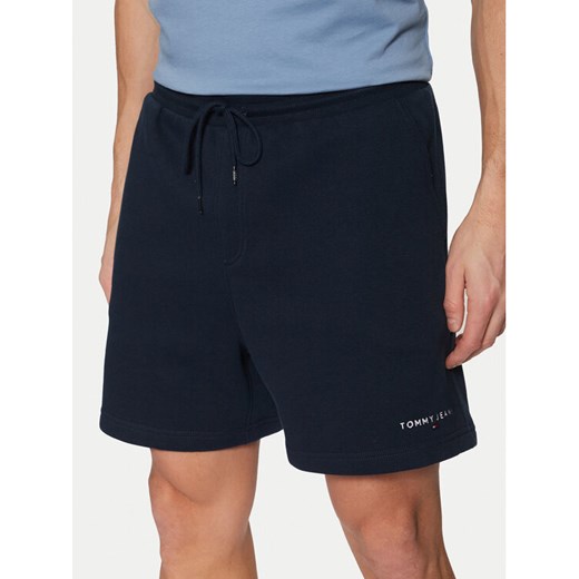 Tommy Jeans Szorty sportowe Flag Beach DM0DM20637 Granatowy Regular Fit ze sklepu MODIVO w kategorii Spodenki męskie - zdjęcie 182730379