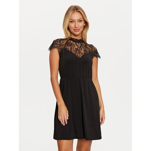 Vero Moda Sukienka koktajlowa Milla 10319974 Czarny Standard Fit ze sklepu MODIVO w kategorii Sukienki - zdjęcie 182732046