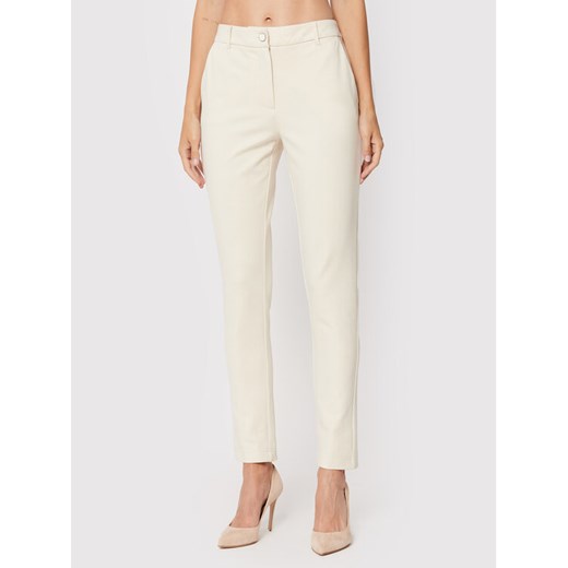 Guess Spodnie materiałowe Zoe W2YB01 K8RN0 Beżowy Regular Fit ze sklepu MODIVO w kategorii Spodnie damskie - zdjęcie 182732188