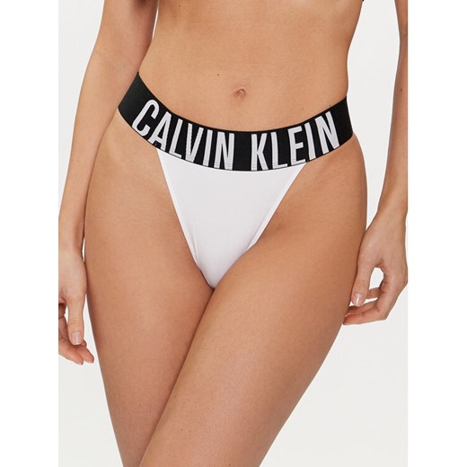 Calvin Klein Underwear Stringi 000QF7638E Biały ze sklepu MODIVO w kategorii Majtki damskie - zdjęcie 182732346