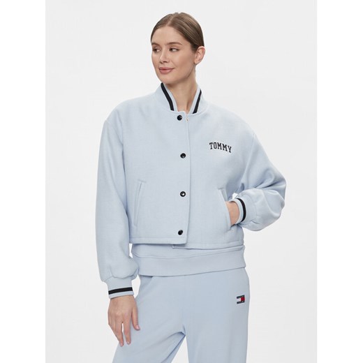 Tommy Jeans Kurtka bomber Varsity DW0DW17236 Błękitny Relaxed Fit ze sklepu MODIVO w kategorii Kurtki damskie - zdjęcie 182732365