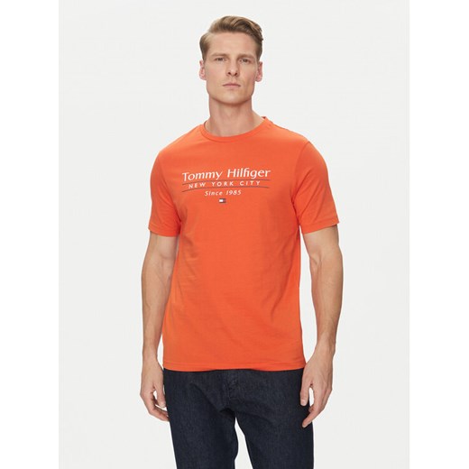 Tommy Hilfiger T-Shirt Center Stack MW0MW38621 Pomarańczowy Regular Fit ze sklepu MODIVO w kategorii T-shirty męskie - zdjęcie 182732397
