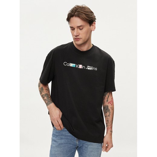 Calvin Klein Jeans T-Shirt Photoprint J30J325195 Czarny Regular Fit ze sklepu MODIVO w kategorii T-shirty męskie - zdjęcie 182732855