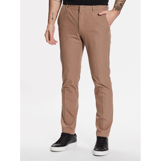 Boss Spodnie materiałowe Kaito1_T 50487754 Beżowy Slim Fit ze sklepu MODIVO w kategorii Spodnie męskie - zdjęcie 182733226