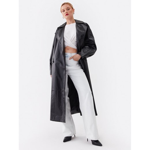 Calvin Klein Jeans Płaszcz przejściowy J20J221389 Czarny Relaxed Fit ze sklepu MODIVO w kategorii Płaszcze damskie - zdjęcie 182735789