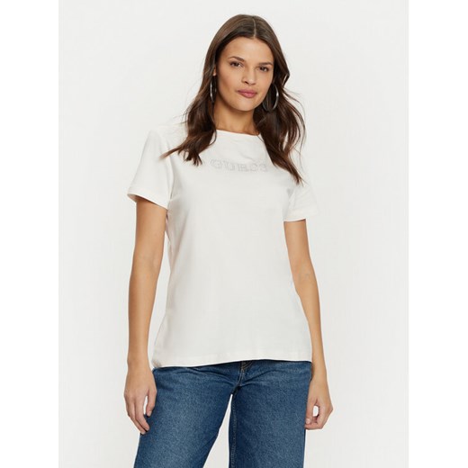 Guess T-Shirt V3BI11 J1314 Écru Regular Fit ze sklepu MODIVO w kategorii Bluzki damskie - zdjęcie 182736778